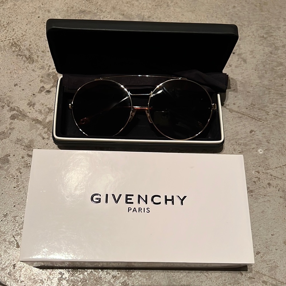 authentic GIVENCHY Sunglasses — GV7048/S, Gold